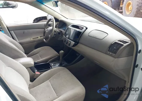 2002 Toyota Camry Le from USA, damaged, VIN JTDBE30K420116981